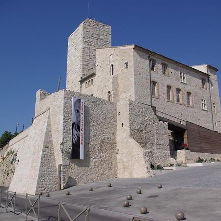 Grand Studio Azur Avec Terrasse - Vieil Antibes Zewnętrze zdjęcie