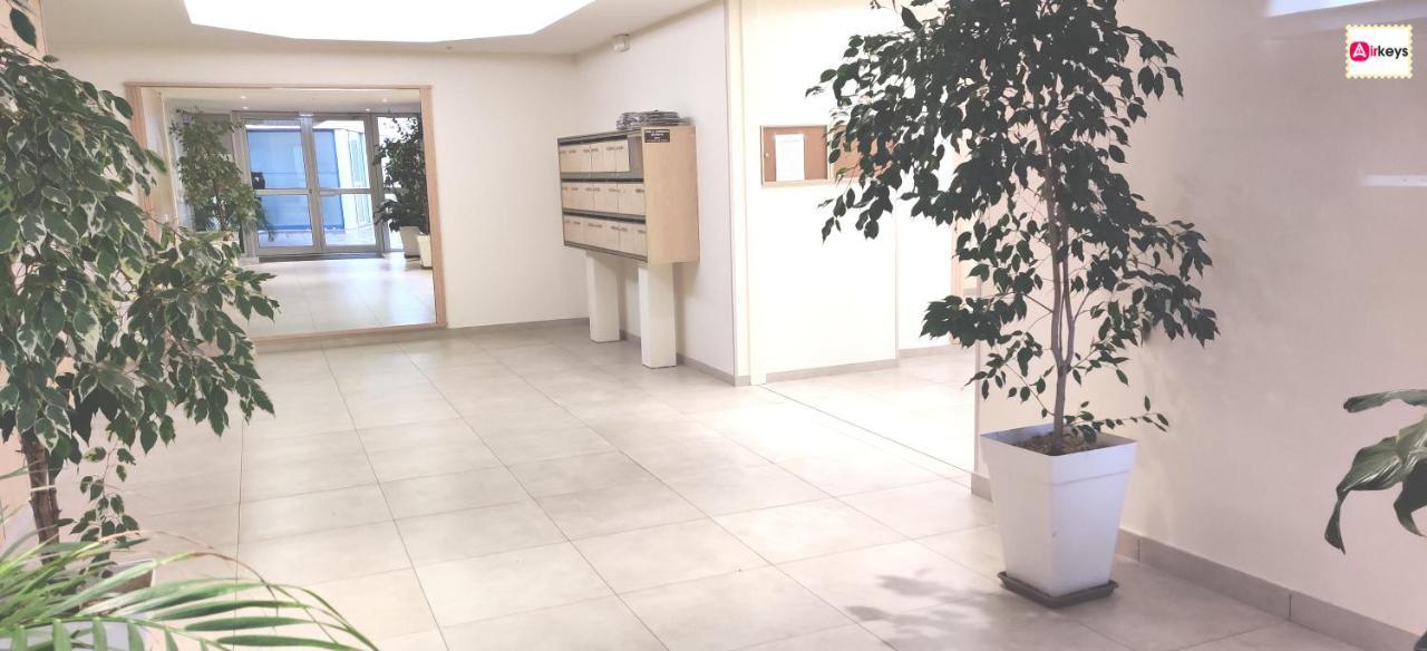Grand Studio Azur Avec Terrasse - Vieil Antibes Zewnętrze zdjęcie